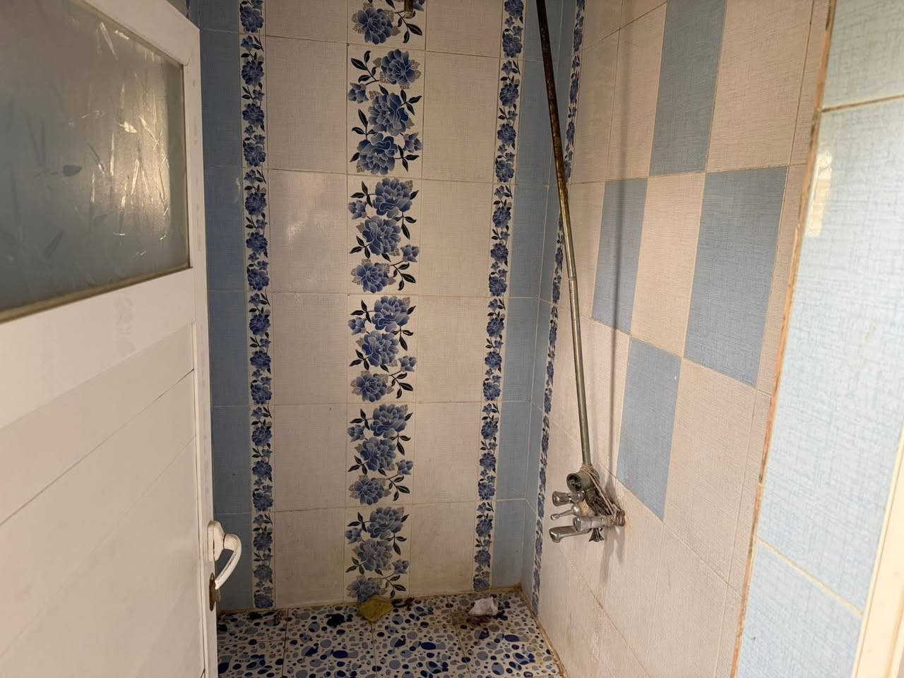 ؜🏠 عروض مكتب البركات 🏠
ـ ـ ـ

🔻 --  للبيع  - -
🔹 المساحة : ٢٠٠ متر. 
……..بسعر جدآ مغري…….
…….علمآ ان الدار يصلح للسكن 
#العنـوان :  كركوك حزيران قرب جامع الرحمن 
#السعر: مراسلة الصفحة او الاتصال بالارقام في نهاية المنشور

ـ ـ ـ
نستقبل جميع العروض للدور السكنية والتجارية والزراعية بكافة مناطق كركوك
للمزيد من المعلومات مراجعة مكتب البركات للعقار
🔸العنوان سايدين شقق الغاز 
أو الاتصال على:
***********
***********
