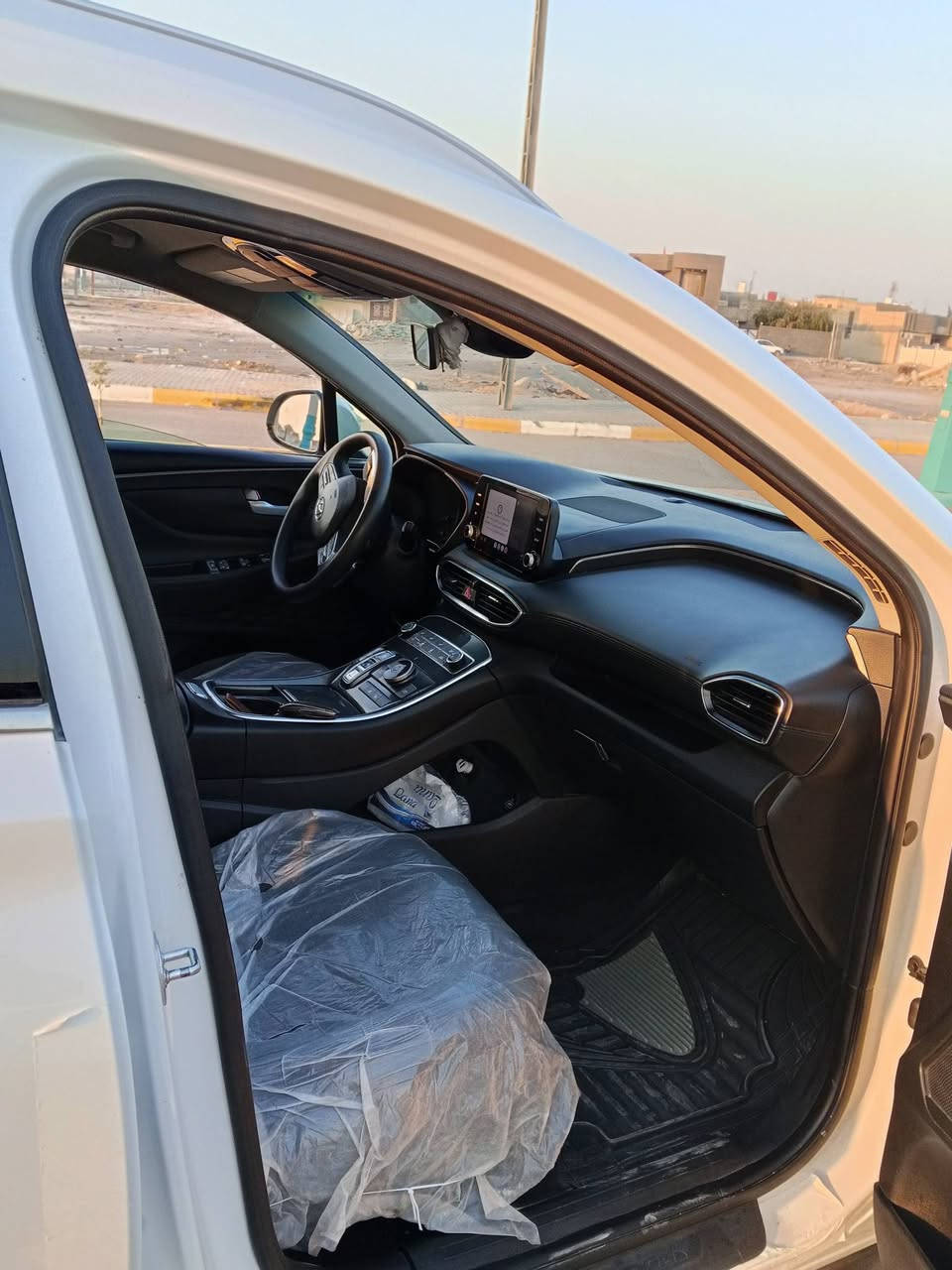 سنتافي 21 (امريكي)  قطعتين
المواصفات فول عدا البنوراما 
_________
حساسات خلفيه واماميه
ابل كار بلي 
اندرويد اوتو 
مصابيح LED أمامية ونهارية. �

جنط ألومنيوم 17″

القير: أوتوماتيك 8 سرعات. �
شحن لاسلكي للهاتف 
محرك بنزين 2.5 لتر 4-سلندر (قوة حوالي 191حصان) 
للبيع او مراوس حسب القناعه 
تواصل ***********
***********
