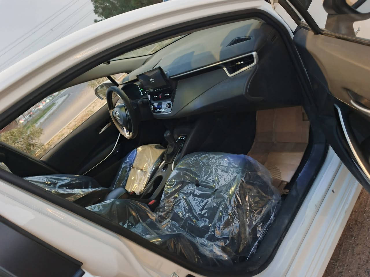 تويوتا كورلا
شكل  خليجي موديل 2025 اخت الزيرو
✅مكفوله من الضربه والصبغ والبارد

  مواصفات

✅بصمة عدد 2 

✅جلد 

✅رادارات

✅لايت زينون

✅بك لايت لد

✅فتحة

✅شاشه تعمل ابل كار بلي 

✅ لد خلفي + لد امي 

✅كراسي جلد

✅تبريد شاشة

✅قطعتين تبريد

✅سايد بريك كهرباء

✅اوتو هولد

✅مانع نزلاق

✅دشبول دجتال
اخوان سياره جديده بمعنا الكلمه ماشيه 10 الف بسمي رقم بغداد 

سعر السيارة : 157
للأسفسار : ***********
مكاني بغداد
