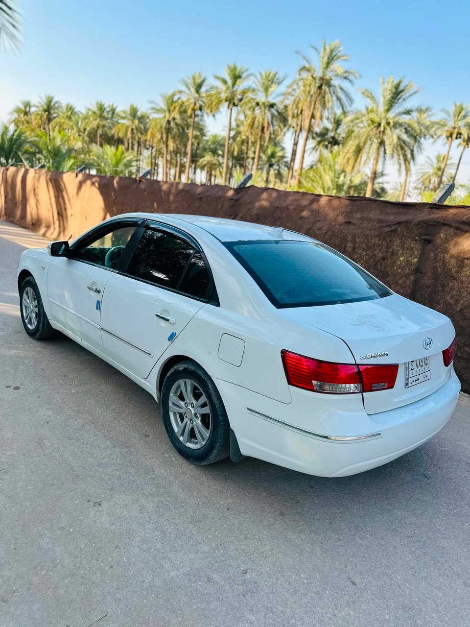 للبيع سوناتا 2008 خليجي مكينه 2400 دوش. 
بيها صبغ حزام فقط بدون ضربه قويه بدون دواخل.
رقم بغداد الماني سنويه لل 2027 تحويل مباشر. 
سياره نظيفه وجاهزه من كلشي مال جناي ما بيها نقص. 
مكينه كير جديدات تبريد تخم تاير كهربائيات كله كفاله.  
(السعر 79$وبيها مجال للشراي) العنوان بابل الهاشميه.  
،،،
(( *********** )).

