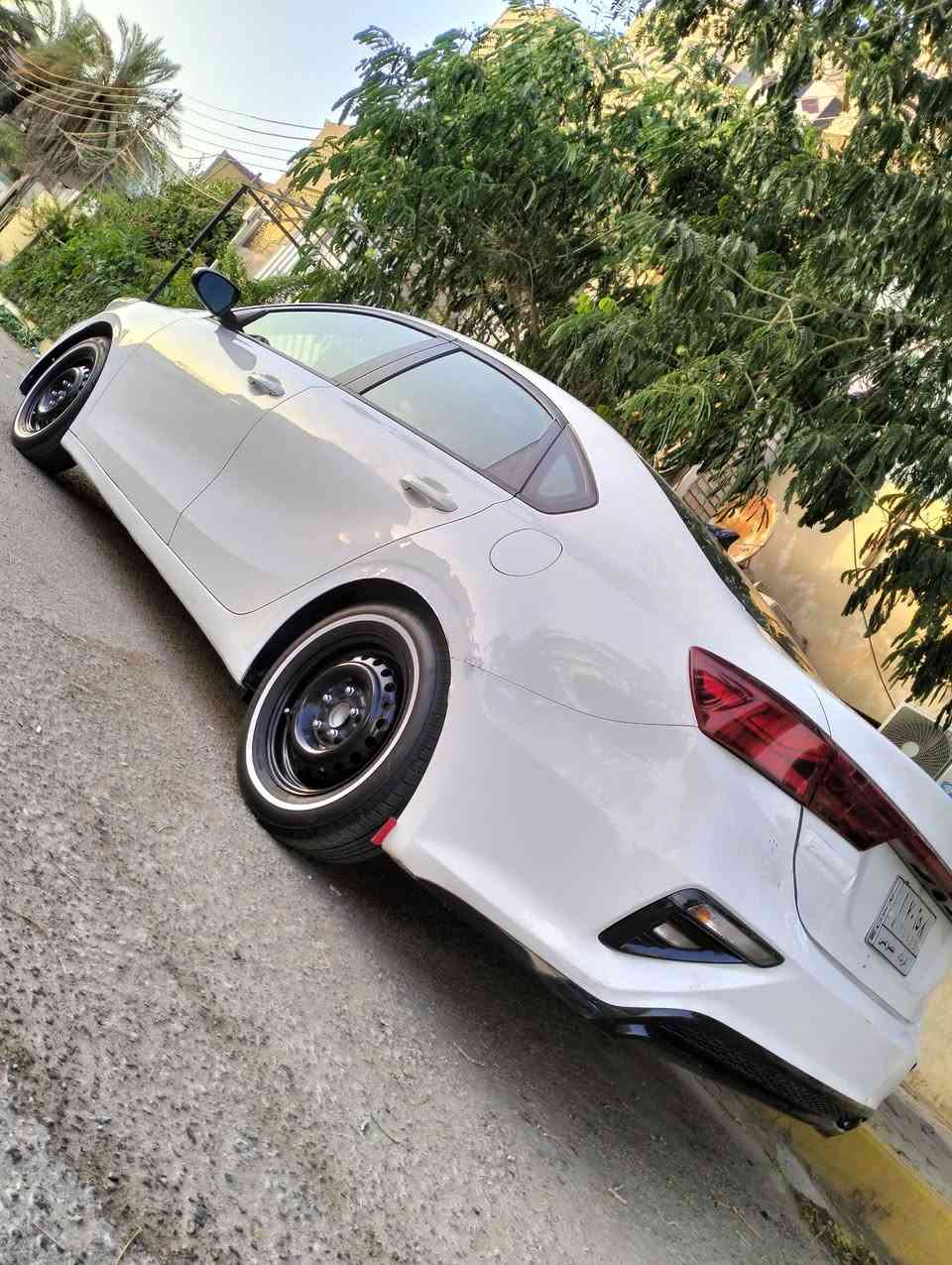 السلام عليكم عندي كيا فور تي موديل 21 معوقين بيها ثلاث قطع وحده صبغ واثنين تبديله بعد لها خمسه اشهر وتنفك حداديه جديده تخون تاير جديد دوشمه جديده رقم كربلاء ماكينه دوش 2000/مكان كربلاء حي العامل/130 بها مجال. بها عدسات زينون/***********
