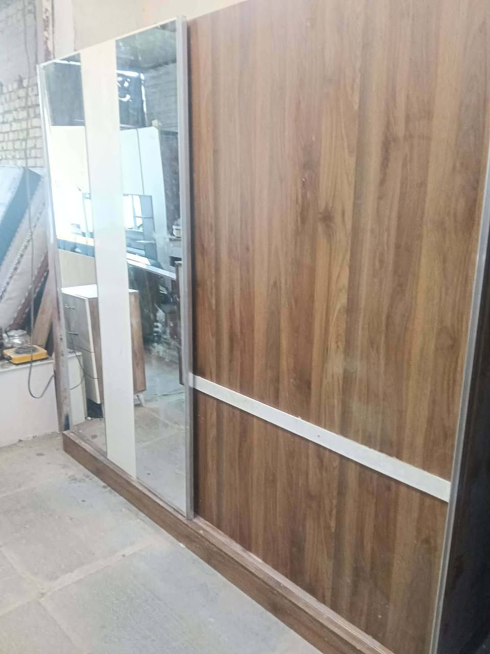 غرفه تركي 6قطع.نظيفه جدا شخطه ما بيها السعر400مع شد ونقل الحجز واتس***********
