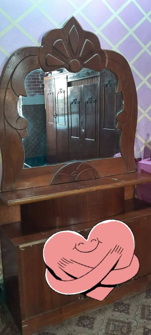 سلام عليكم غرفه كامله للبيع بسعر 500وبيها مجال المكان بابل الاتصال عله هاذه رقم ***********
