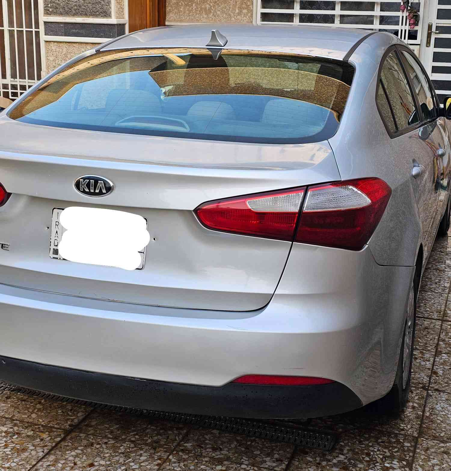 سلام عليكم
كيا فورتي وارد امريكي 2016
حادثها حلو خلفي (صندوك مبدل فقط)
ماكو أي حادث بالعراق
مكينة وكير على وضع الشركة

ماشية 40800 ميل قابل للزيادة

تحكم ستيرن جهتين
بلوتوث وحاكية
ايرباك 6
كشنات حضن

مرقم بغداد
دهنها موتل من الشركة

منظومة تبريد جديدة
صدر جديد
زوج تايرات جديد

اكو جراد بالصندوك
واكو ضربة صغيرة بالجاملغ الخلفي فوك التاير عكس السايق
واكو شخوط بسيطة

السيارة مال بيت ومعتنين بيها
125$ بيه مجال

والله يبارك للجميع بحلاله

تواصل واتساب رسائل من فضلكم ***********
