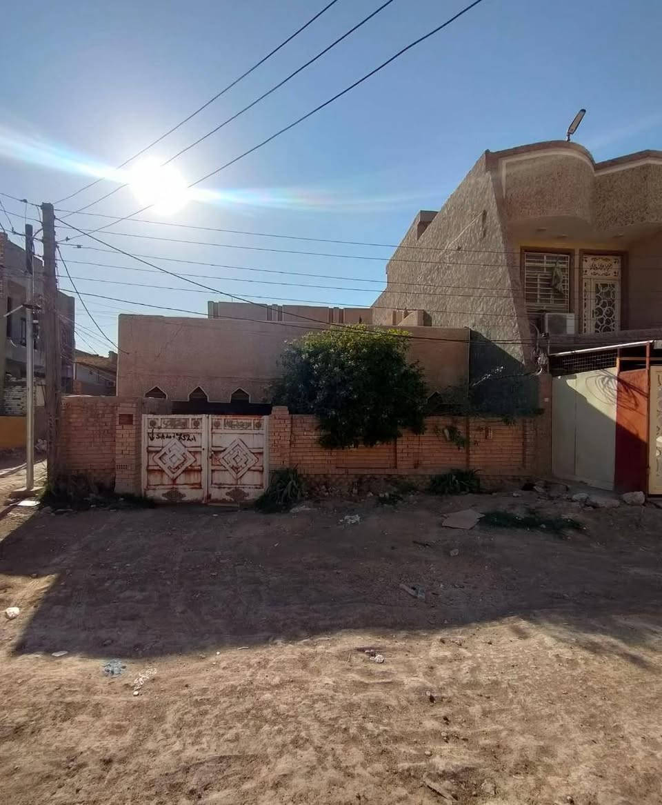 🏡 دار للبيع – فرصة مميزة
📍 الموقع: حي العسكري – شارع 80 – مقابل زيدون الخطاط.
✅ المساحة: 220 م² ✅ نوع الملكية: طابو صرف ✅ البيت ركن ✅ عرض الشارع: 20 متر ✅ موقع مميز وقريب من جميع الخدمات.
💰 السعر: 145 مليون دينار عراقي قابل للتفاوض.
📞 للاستفسار والتواصل: ***********
ملاحظة: السعر قابل للتفاوض مع الجادين بالشراء
