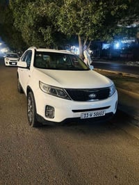 سورنتو ٢٠١٤ خليجي  بيه صبغ باب وجاملغ خلفي اثر بطش سياره بسمي مكانه  ٤...