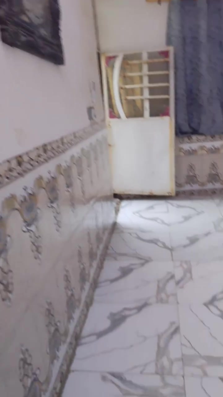 بيت للبيع حي طارق الوسط قرب مدارس الحشد كامل الخدمات مي ومجاري وشارع تبليط قريب ع شارع العام ٢٠٠متر ٣٦ وبي مجال للاستفسار الاتصال على هاذا الرقم***********
