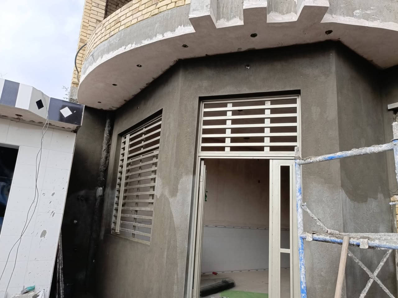 جانب من العمل اليومي 
بياض شغل درجه اولئ 
لباخ جص سمنت سقل
واجهات ديكورات 
مساطر شغل درجه اولئ 
نشتغل عل متر +مقطوعه +يوميه
***********
