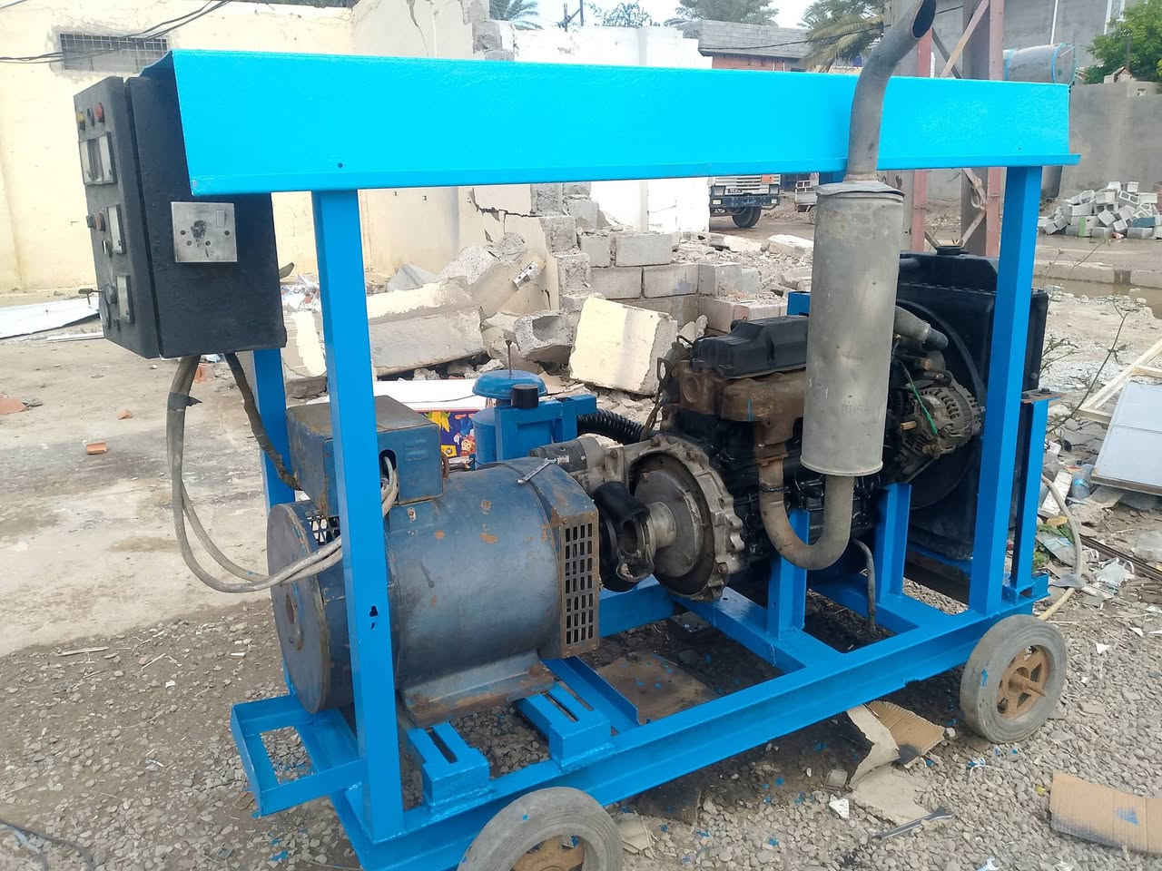 سلام عليكم 
مولد كيا للبيع  30 كيفي ثري فيز 
محرك وراس توليد كله بشرط اخو الجديد
سعر 14 ورقه 
مكاني ديالى تقاطع القدس 
***********
