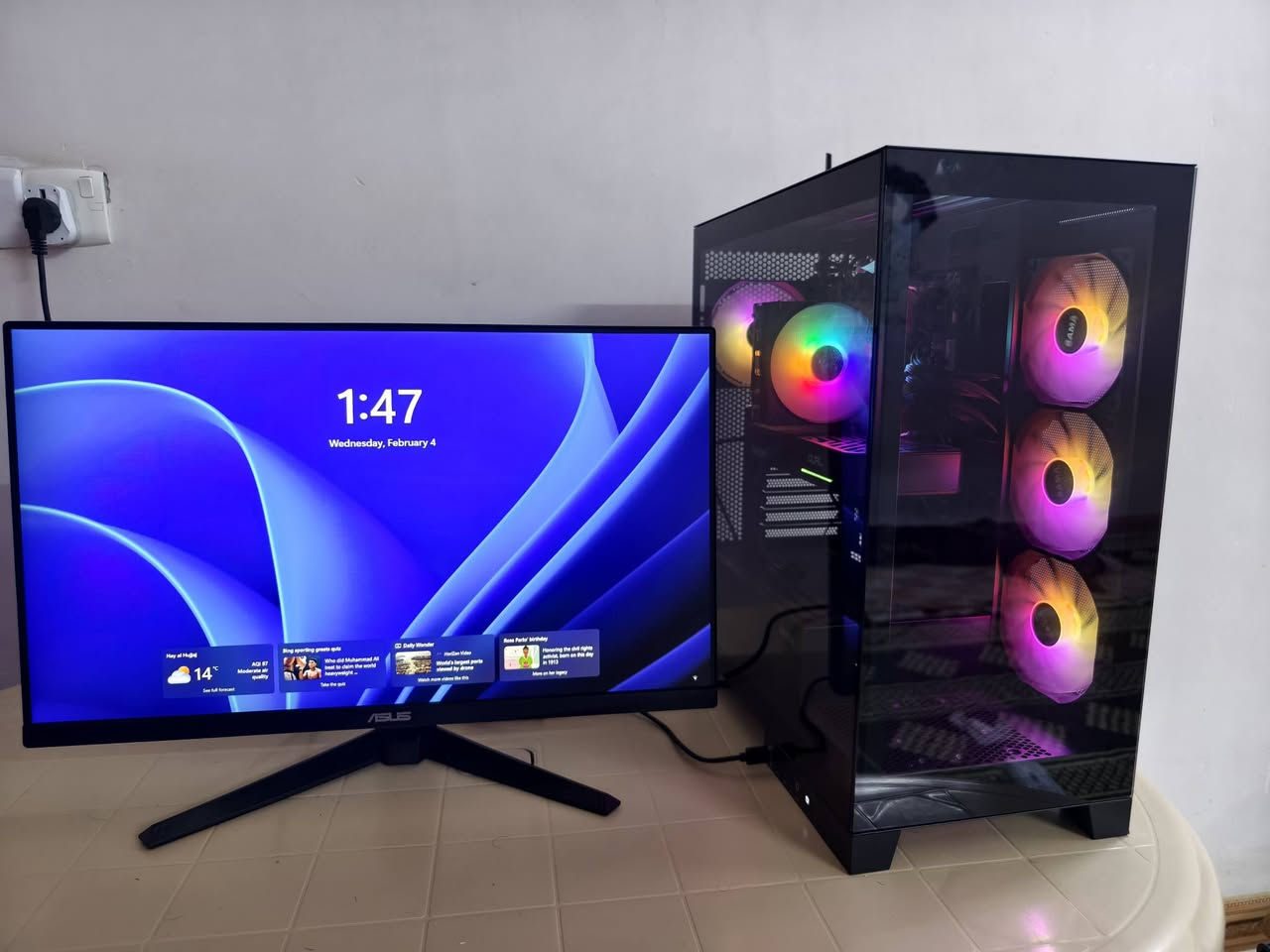 كيس استخدام قليل وشاشة للبيع
تجميعة جديدة نظيفة استخدام ٣ اشهر ونص من العالمية، كل القطع كراتينها موجودة ووصل الضمان مال شركة العالمية موجود، سبب البيع اريد اشتري لابتوب لان الكيس ما يوالمني لاني اتنقل هواي وياريت محد يكسر بالسعر لان والله متوازي على الفلوس 

المواصفات :

•  CPU : Core i5-14400F

•⁠  ⁠Motherboard: ASUS PRIME H610M-K DDR4

•⁠  ⁠Graphics Card: Palit GeForce RTX 5060 Ti Dual OC  - 8GB

•⁠  ⁠Memory: TEAMGROUP T-Force Delta DDR4 16GB 3600MHz CL18 - Black

•⁠  ⁠Storage A: Lexar NM610 500GB M.2 NVME

•⁠  ⁠Cooling System: Deepcool AG400

•⁠  ⁠Case: SAMA V50 ATX - Black 

•⁠  ⁠Monitor: ASUS TUF 24 FHD (1920x1080) 180Hz 1Ms IPS

•⁠  ⁠Power Supply: Segotep 750W Bronze 80+ , PCIE 5.0

Windows 11 Pro Original License Key

مكاني كركوك الي يريد يجي يفحصها هلا بي 

رقمي : ***********

السعر : 1450 وبي مجال بسيط للشراي والتوصيل على حسابي

جماعة الي يطلبون توصيل ويضربون بوري شوفلك واحد غيري الحاسبة شرط وبيها ضمان
