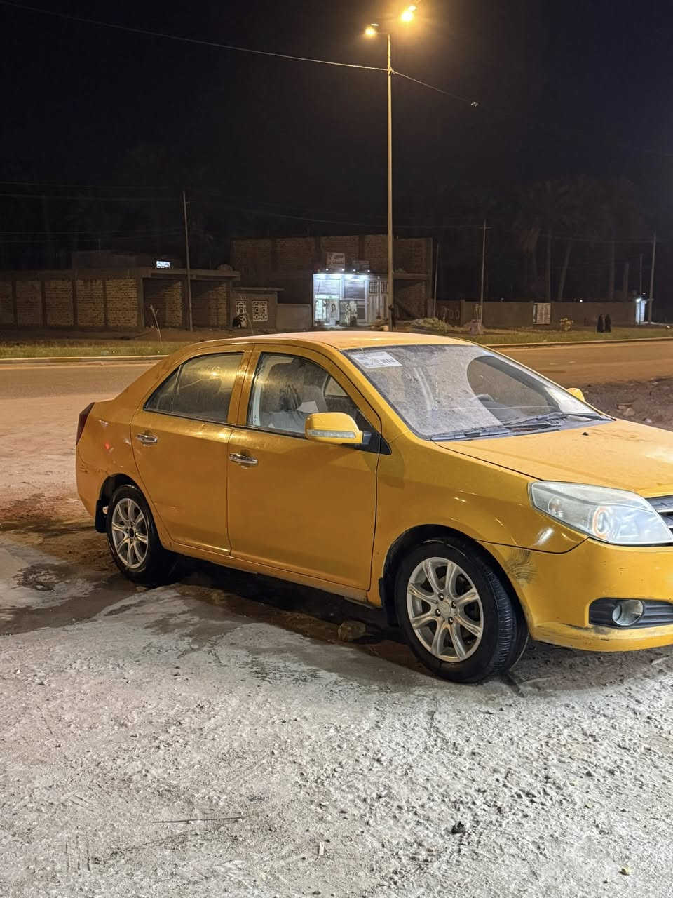 جيلي ام كي سياره كير جديد والمحرك بي خيط تبخير سياره خير من الله تخم تاير جديد سنويه لغايه 29تحويل ثاني يوم  رقم بابل سياره بلادي بدون طخه او صبغ سعر 43بيها مجال بسيط 
الاتصال :***********
