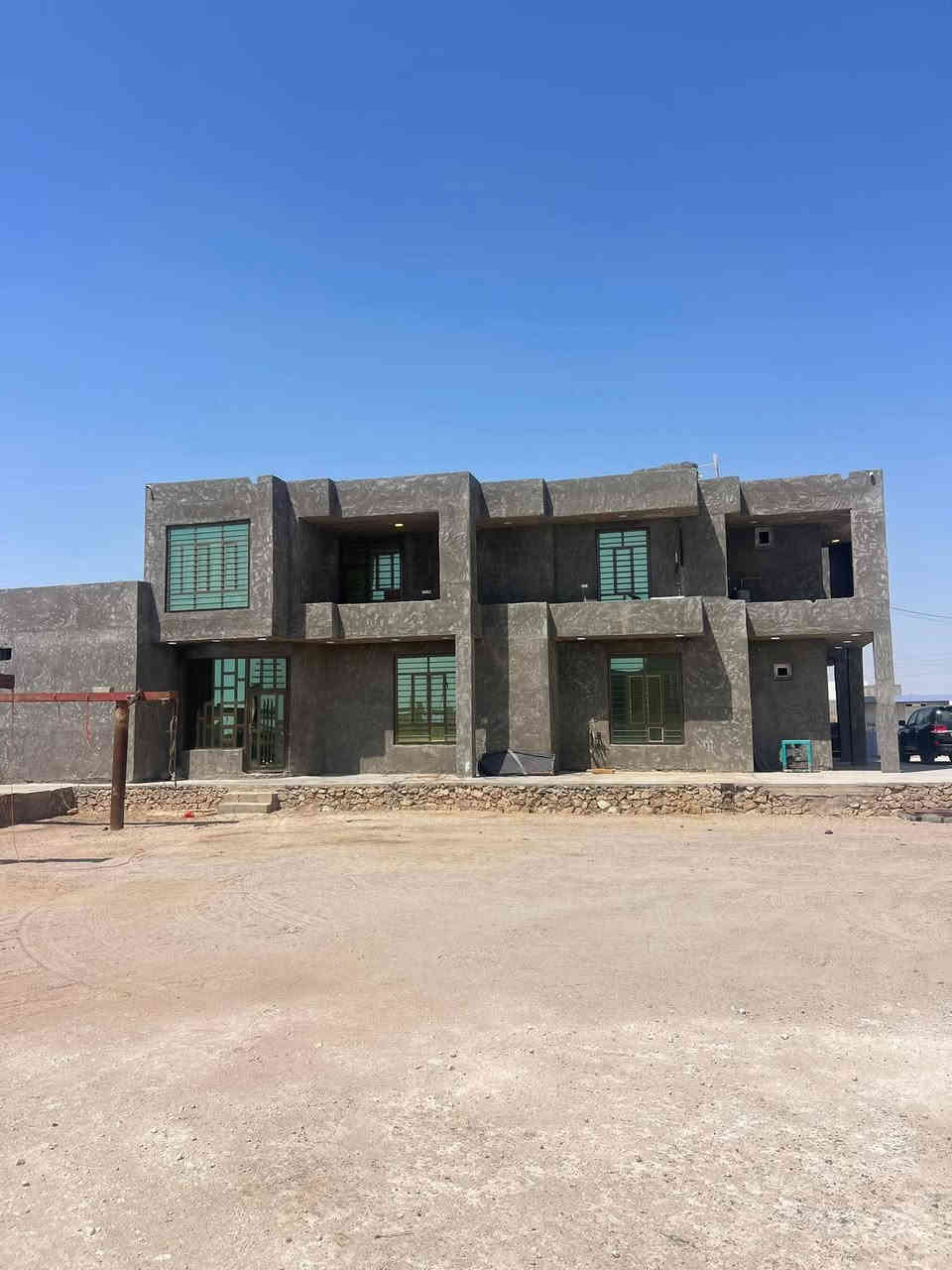 بيت للبيع سعر 260مليون  وبي مجال  ركن مع قطعة ارض 1830متر في منطقة الشراع قرب فلكه عمر الراوي  قريب  ع الشارع العام   
يتكون  البيت 
5غرف نوم 
ثنين جوه وثلاثه فوك 
ديون 12 متر 
مطابخ ثنين حار وبارد 
حمامات 3صحيات 5 
ارضيه بورسلين 
تأسيس ماء 3 خطوط 
بناء حديث الطابق الاول حجر 
الثاني بلوك 
كهرباء وطنيه مولد جاهز الوطنية 
المحوله اباب السياج 
مع قطعة ارض 1830متر 
اجمالي الارض دونم مع صور الواجهة والخريطه مالته الاستفسار ***********
