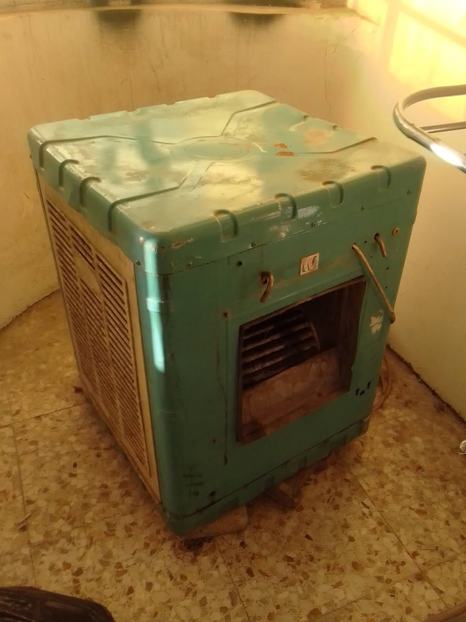 سلام عليكم اخوان غراض للبيع كاونتر تفصال 3 قطع وسخان جديد هذه لموسم شديته ومبرده بيهه ماطور واتر بم جدد وميز بلازمه نضيف مكاني بغداد مدينه الصدر


**إذا كنت صاحب هذا الإعلان وتريد حذفه لأي سبب، رجاءا أرسل رسالة إلى الدعم الفني**