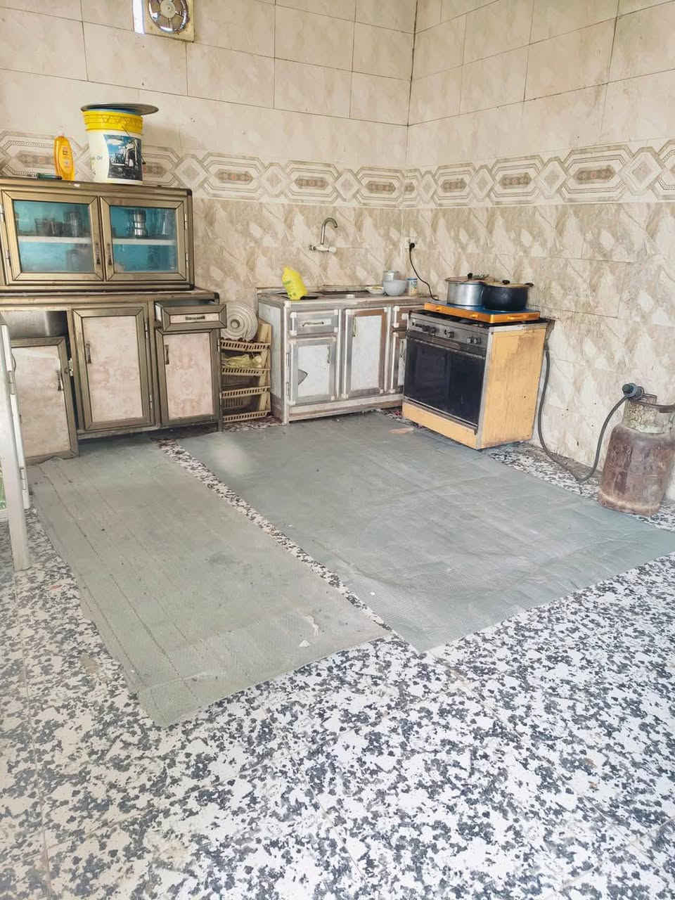 900 مع بيت مساحه 200 متر 
#طابو زراعي سند 25 
#السعر 120 وبي مجال 
#كربلاء #طويريج #ناحية #الرجيبه 
للعرض والاستفسار 
***********
