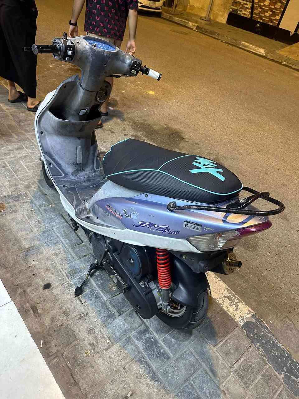 ماكس قجمة للبيع بوشة 55 
كفرات بلاد ختم واحد ويا المحرك 
بيها كلج امامي رياضي ويل نجمة
شلعة ومعدل فول
سلف شغال 
نقصها كفر الكدام فقط 
السعر 700وبيها مجال
الرقم ***********
