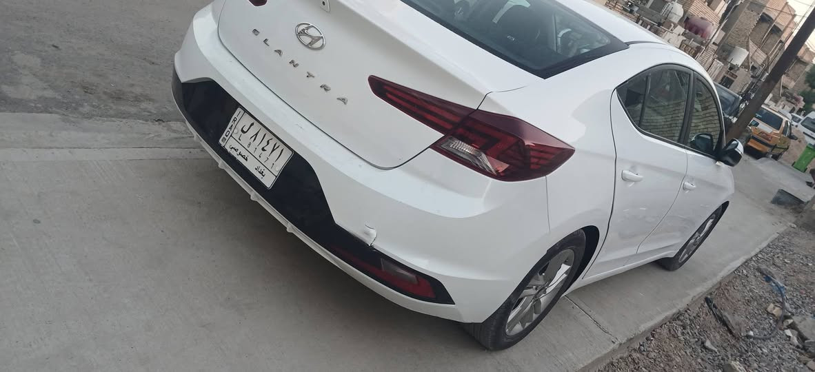 النترا٢٠١٩  وارد مريكي بدون صبغ بدون حادث مكفوله ماشي ٦٠ سياره جديده وخير ما الله سعر ١٢٥ وبيه مجال قليل مكان بغداد زعفراني ***********
