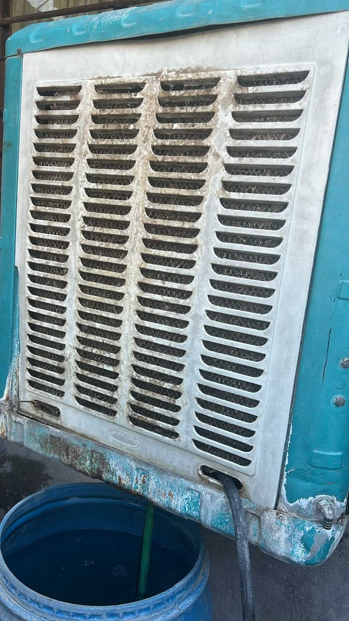 السلام عليكم هاي ثلاجه ومبرده نظيفات وشغالات وبحاله جيده للبيع …. للاستفسار ***********
