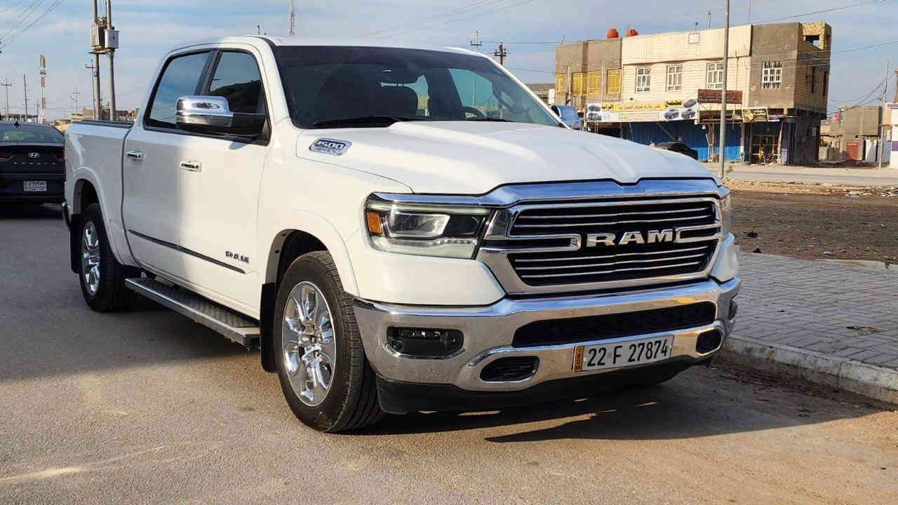 ‏2022 RAM 1500, LARAMIE
السيارة للبيع 

محرك ٨ سلندر ٥٧٠٠ 
دفع رباعي
باب طويل بدي قصير (المرغوب) 
السيارة جدا نظيفة ما ناقصها شي 
حدادية و تبريد و مكينة و گير كلة ١٠/١٠ 
صيانة دورية للسيارة دهن مكينة اصلي فلاتر كلها موبار وكالة
 البانزين محسن او سوبر 
البدي مغلف بكفر سعرة ٣٠٠$ 
تايرات السيارة جدد
مواصفات السيارة  
تدفئة و تبريد كشنات / تدفئة ستيرن / سستم سماعات Alpine / حساسات امامي خلفي / مرايا تعتيم + هيتر/ المقاعد جلد و كنتارا / شحن لاسلكي / كراسي كهرباء و بعد هواي مواصفات

 
السعر 335 و بيها مجال 
رقم السيارة اربيل بأسمي 
مكان السيارة السماوة
***********
