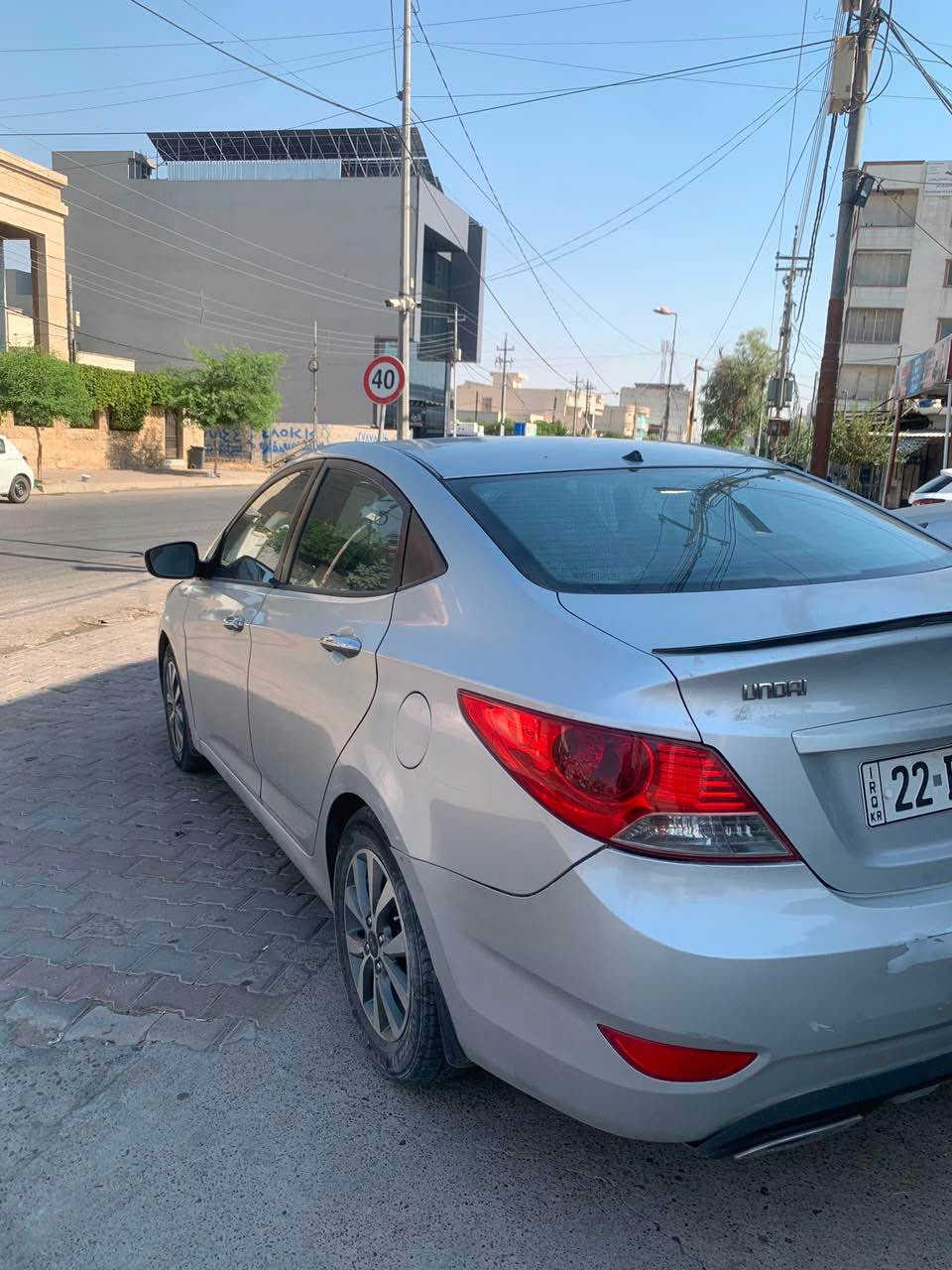 Hyundai accent 2012
خلیجی 
مەکینە کرایتەوە V4.16 
ڕەقەم و سەنەوی نوێ 
ڕۆیشتن / 350 هەزار کیلۆمەتر 
تۆماتیک تەبرید ڤۆلیۆم 
بۆنیت و چوار دەرگا و چاملغ 
سبوغ ، کەمەک کاڵبونەوە هەیە
هەندەک شوخت و قۆپی هەیە 
بێ ناوگرتن ، ئێڕباگ سوکان 

نــــــرخ / 78$
*********** أربيل, العراق
