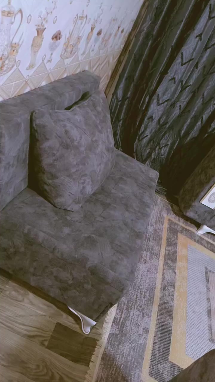 السلام عليكم ديوان خمس قطع ديوان نظيف جديد و 12 كوشه مكاني كربلاء حي العباس السعر 280 وبي مجال بسيط للشراي ويتدلل علينا***********
