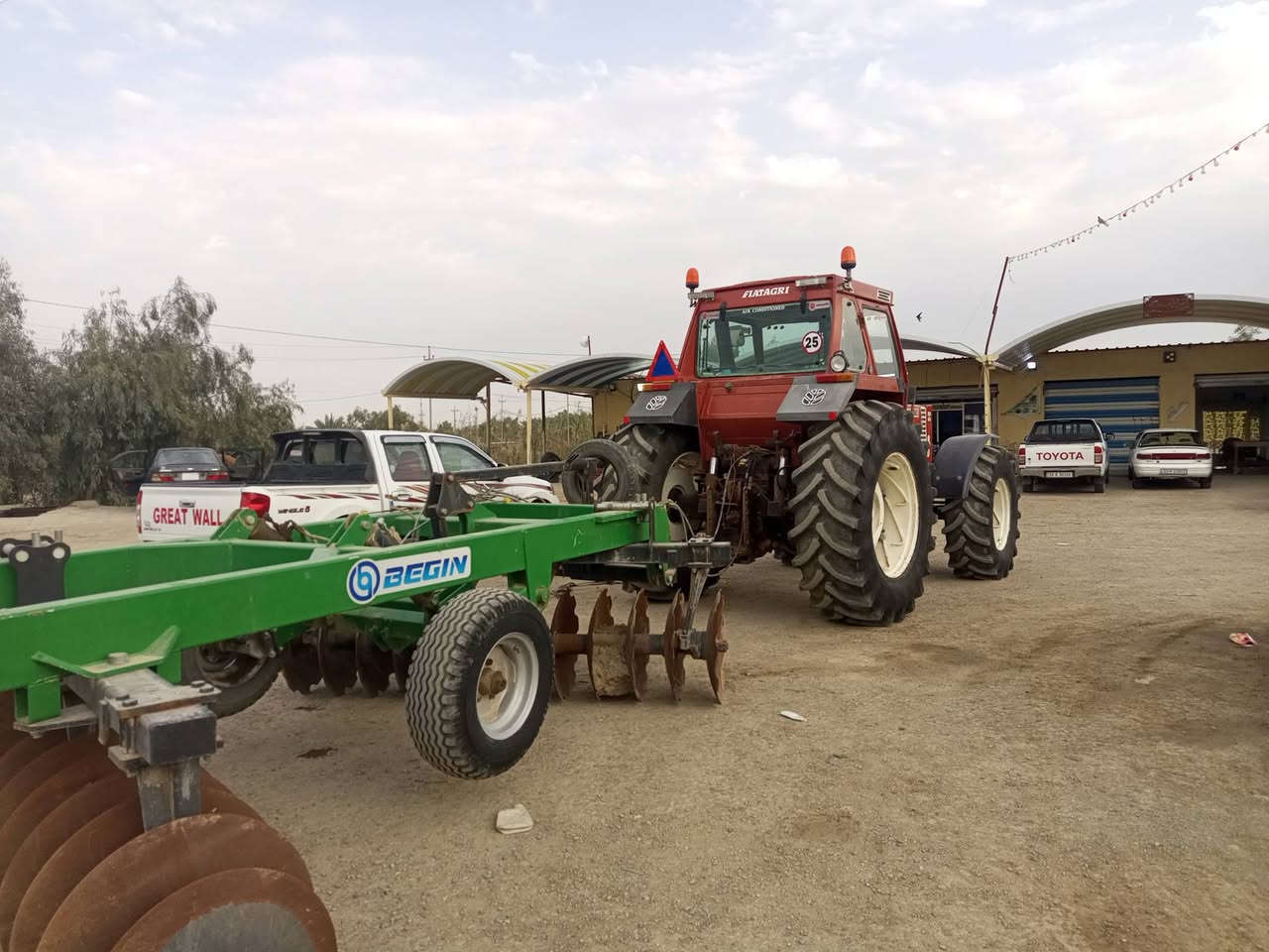 للبيع فيات حجم 160مكينه جديده فول عادي  مكفوله كفاله عام  وياهه دسك 24 وياهه ليزر حداد حامد المكان بابل 
***********
***********
