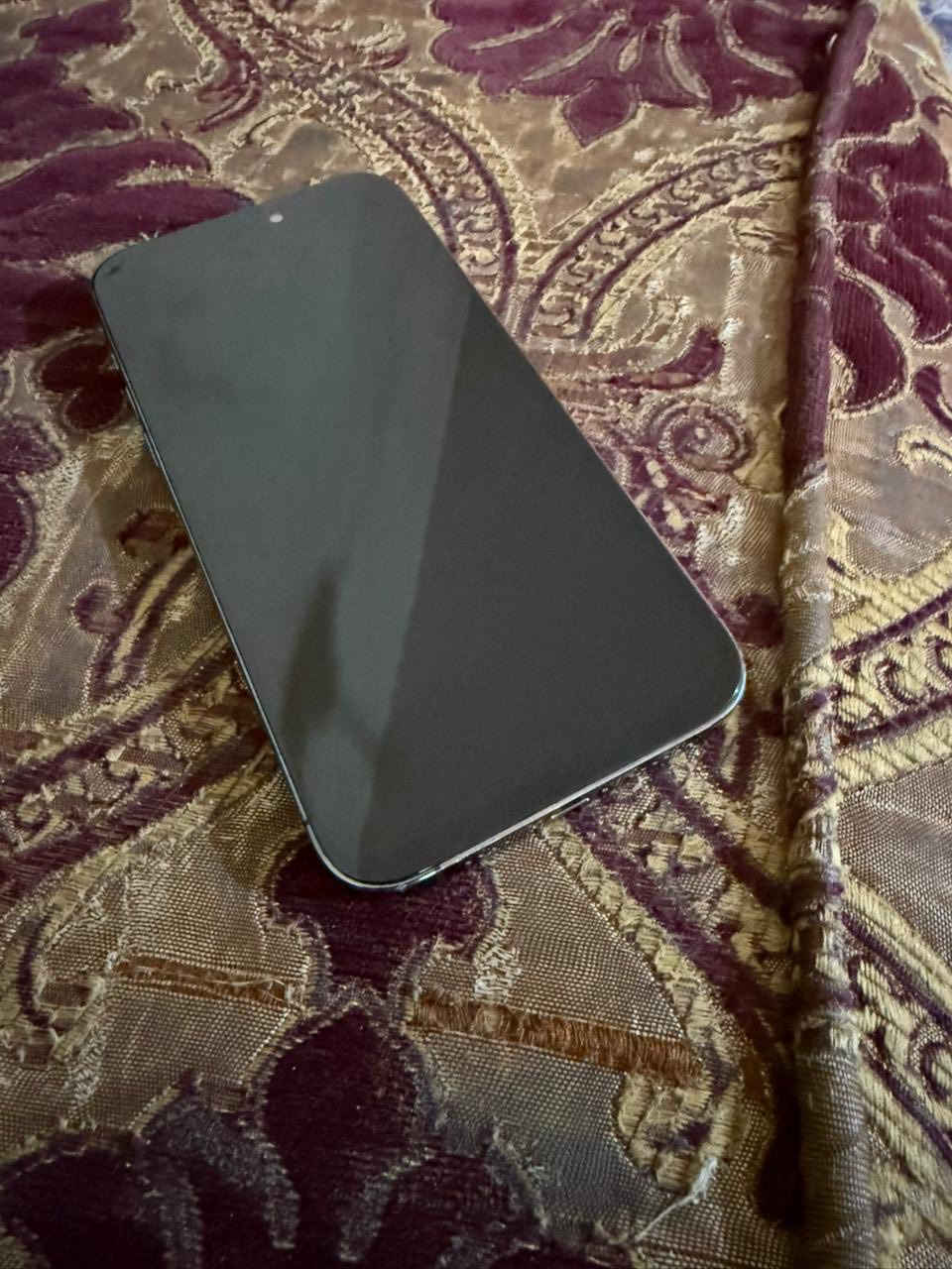 السلام عليكم ايفون 14 برو ماكس شرق اوسط نضيف ذاكره 256 بطاريه 84 جهاز فقط مبدل شاشه جيدة وبيها فطر خفيف بالكلاس كارتونه مطابقه السعر 550/او مراوس مكاني بغداد حي اور *********** واتساب / اتصال

