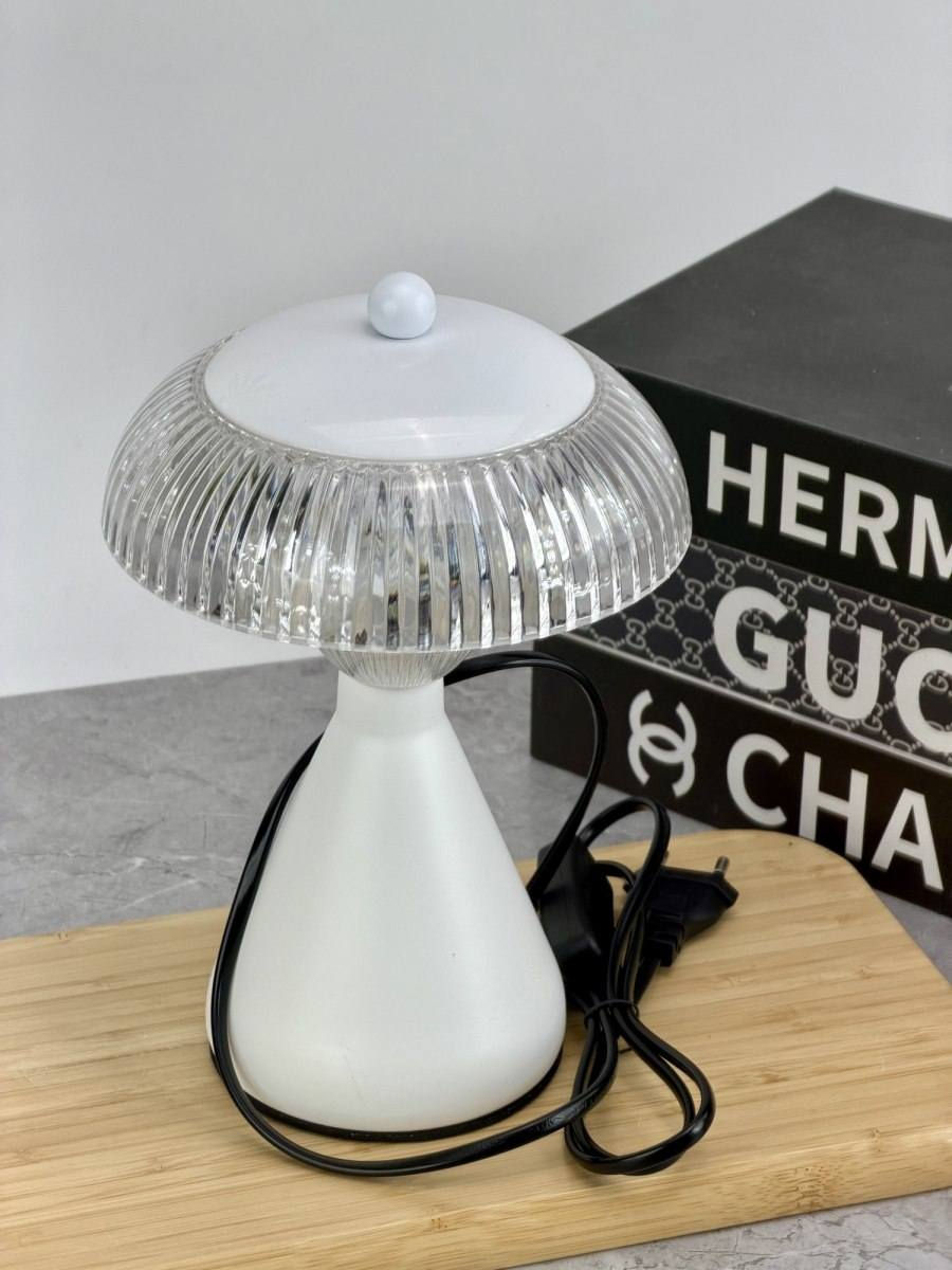 تيبلامب كهربائي
 شكل فطر
 ابيض و اسود

سعر 14


**إذا كنت صاحب هذا الإعلان وتريد حذفه لأي سبب، رجاءا أرسل رسالة إلى الدعم الفني**