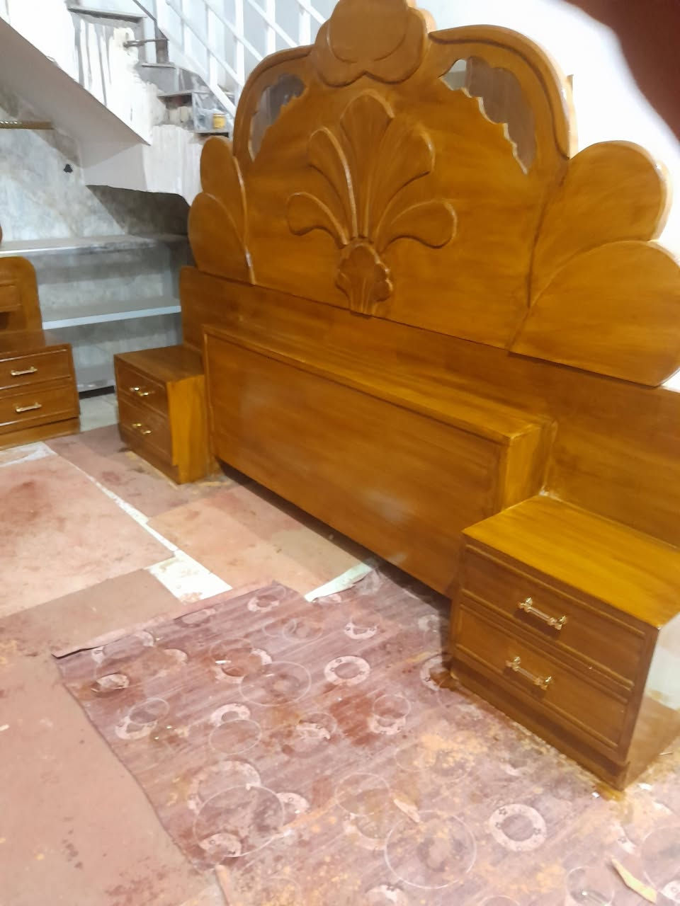 غرفه ام خمسه نجاره اخت الجديده البيع السعر اربعميه وخمسين ألف وبيه مجال الحله ابو غرق تصال ***********مصطفى النجار
