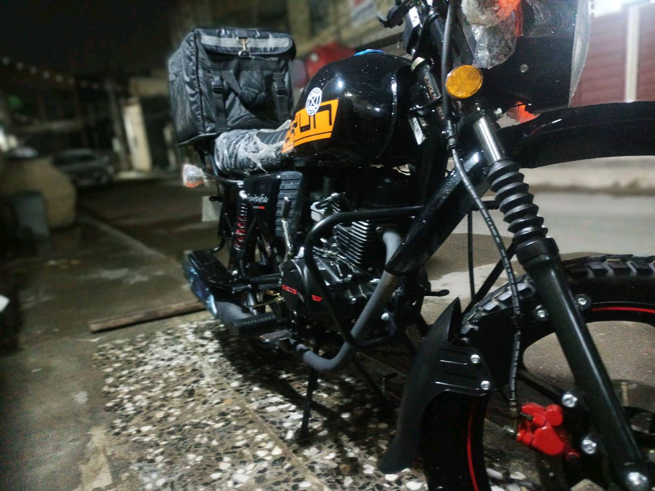 السلام عليكم دراجة دايوان جبلي المديل ٢٥ شهر ١٢ يوم ٣٠ دراجة بعدهة زيرو زيرو زيرو كفالة عامه من كلشي لحد يخابرني يكلي شبيهة اي نقص مابيهة ممشتغلة دلفري ابد دراجة مال منتسب وانقل دوامة من بغداد للكوت سعر ٣ ملاين  بيهة مجال للطيبين مكاني بغداد الامين الثانية 