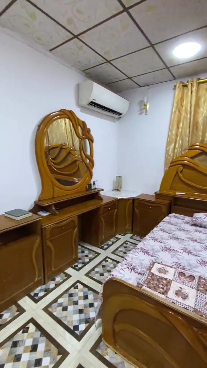 نوم البيع السعر  750بيها مجال موصل 
الجانب الايسر***********
***********
