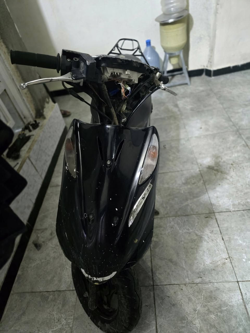 سلام عليكم دراجه ادرس ياباني دراجه بيها شلعة ومعدل تخبل بل مشي بس الكفرات شويه تعبانه والكلوب مالتها والمازده موجوده ما شادها مكاني بغداد الامين الثانيه رقم *********** سعر 350
