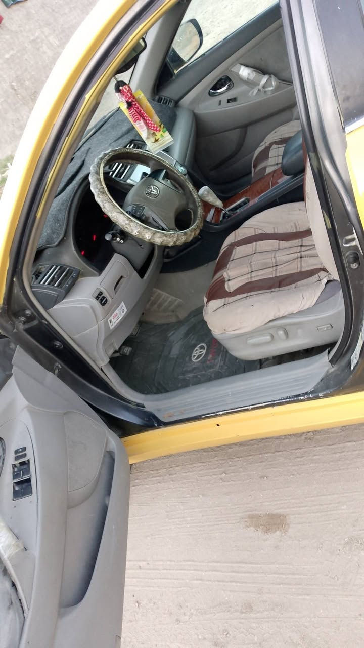 السلام عليكم للبيع كامري موديل 2008 تكسي مصفره هيأه بئسمي تحويل مباشر محرك 2400رقم بغداد السعر 58 وبيه مجال المكان  الفلوجه الصقلاويه الشهداء التواصل ***********///***********
