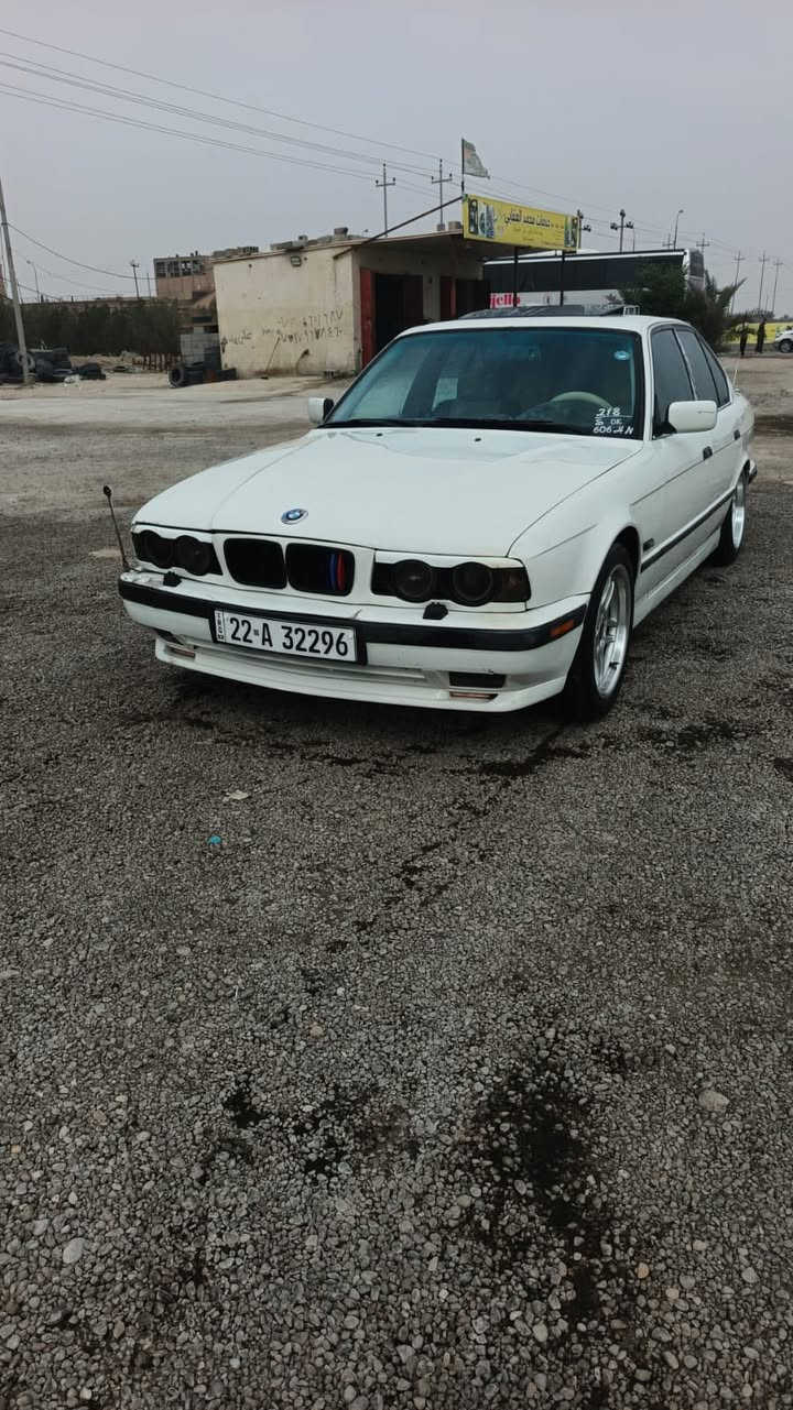 سلام عليكم BMW /520 كفاله من صبغ وضربه  كير ومكينه جدد كير عادي حداديه قبل سبوع شاده ويل M كهرباىيات كله شغاله تبريد ويه سويج منضومت مال مضخم  صوت  سياره ما نقصه الف جاهزه ع آخر حبابه رقم أربيل بسمي سنويه لل2031 كزوز رياضي 72 وبيه مجال مكان البصره 
***********
