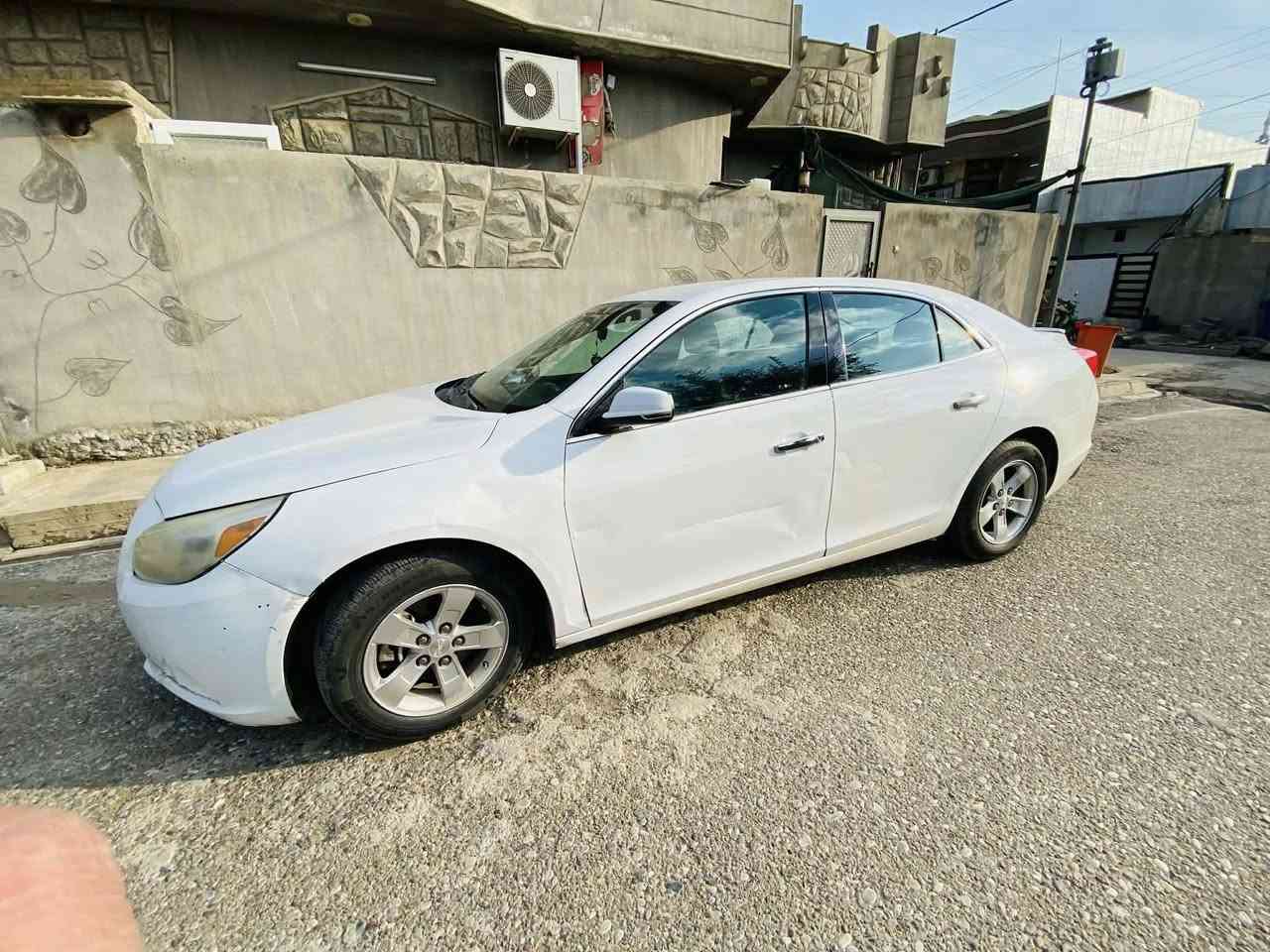 سلام عليكم 
 ماليبو كندي للبيع موديل ٢٠١٦ محرك ٢.٤ 
سنويه جديد لحد ٢٨ شرط تحويل 
تبريد و تدفىه شرط تحكم استيرن شاشه 
ضرر بونيد و جاملغ بدون دواخل 
بيه بطاقه بنزين 
سعر ٩٥ وبيه مجال  
رقم ***********
