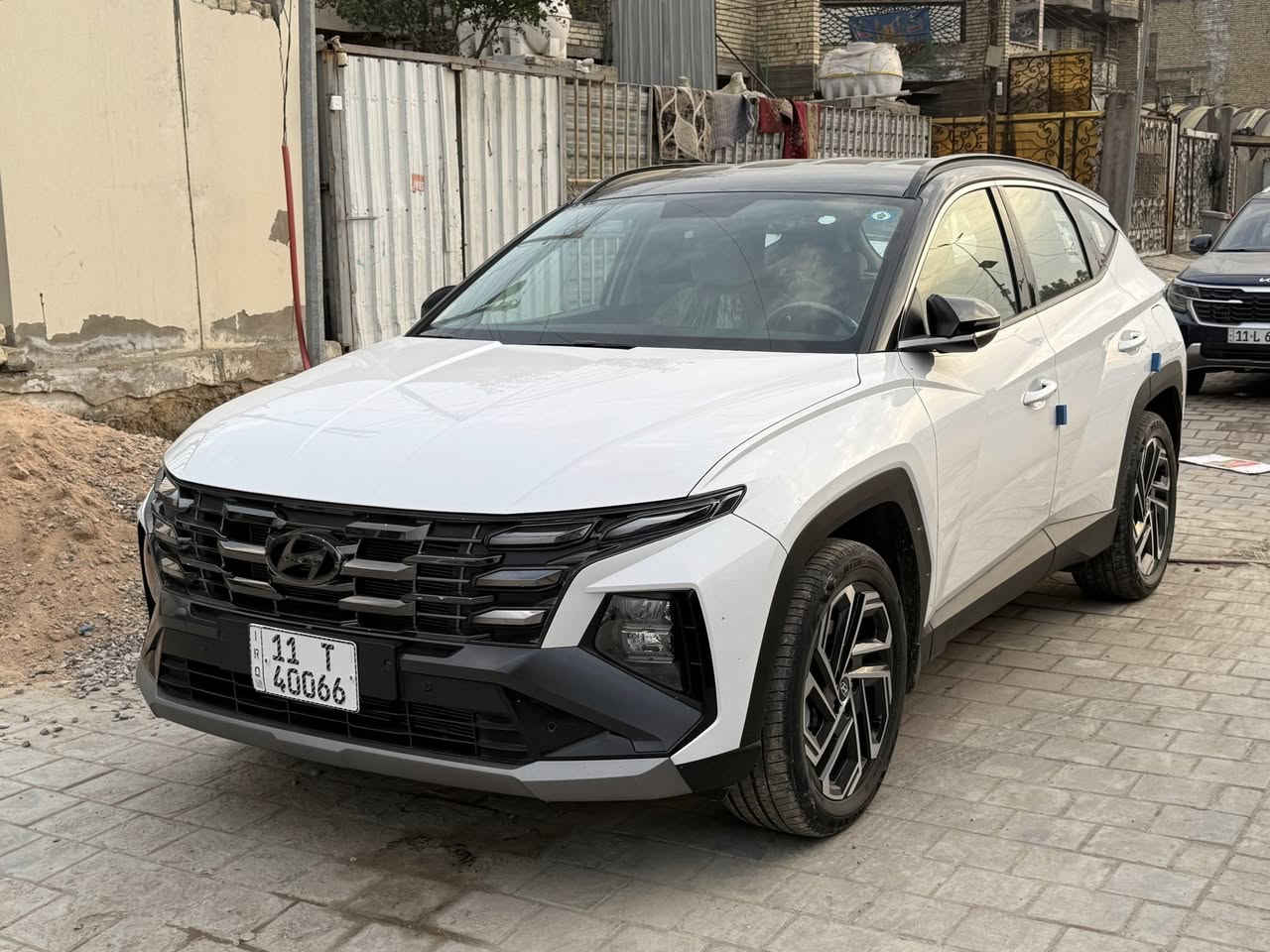 السلام عليكم للبيع 
هيونداي توكسان  2025توكلر 
رقم بغداد الجديد تحويل مباشر
سياره خاضعة لضمان الشركة الاولى 
مكفوله كفاله عامه من الدعاميه للدعاميه  كفاله 🔥

ماشية7000كيلومتر فقط يعني زيرو 

مواصفات توكلر لونين بسمي رقم مميز 

خليجي✅ موديل 2025✅
كشنات تبريد 
سعة المحرك 2.0L
مرتبط بناقل حركة أوت إف و 6 نمر
حساسات أمامي
حساسات خلفية
لايت زينون + LED
كشافات 
بك لايت LED
حجم الاطار 235/50R19
ويل كب 
4 دسك
اريل نفكيتر 
مفتاح التشغيل بصمة
تشغيل عن بعد 
فتح الصندوق كهرباء 
دشبول شاشة 
شاشة Apple Car play
كاميرا دوارة 
حركة المقاعد الأمامية كهرباء 
مثبت السرعة Cruise
المودات والأوامر الصوتية
أوضاع القيادة  Drive Mode
فحص أنظمة السيارة 
حساسات ضغط اطارات 
مقود جلد حياكة 
شفتات مقود
قطعتين تبريد
هاند بريك كهرباء 
ا ABS 
ا Auto Hold   أوتو هولد
ا ISOFIX   مثبت مقعد الطفل
نظام مانع الانزلاق
نظام نزول المنحدرات 
اشارة في المرايا الجانبية
مخرج منفذ الطاقة
ا  Bluetooth 
شاحن هاتف Wireless 
تطعيم الدواخل ألمنيوم 
مكاني بغداد حي اور 
 
☎️ ‭ ‭0775 551 4435‬
