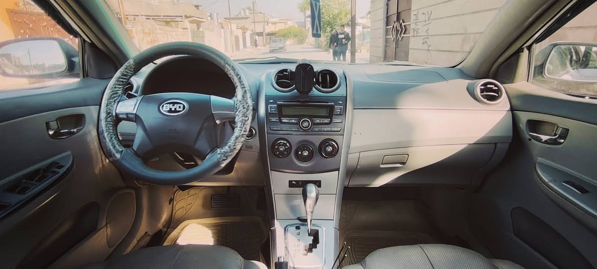 للبيع بيوايدي 2014 مزاد وزارة الداخلية محرك كير شرط
تخم تايرات جديده 
بصمه 
كتابه كامل وشرط الوكاله والترقيم 
تترقم كركوك فقط
ضربته بيه جامرلغ وباب السكن مبدلات بلادي 
سعره 35 ورقة وبيه مجال مكان كركوك ***********
