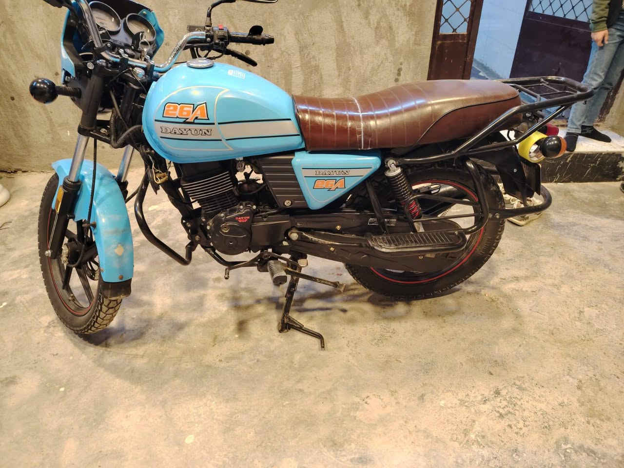 السلام عليكم ورحمه الله وبركاته دايون نفخ موديل 23 دراجه جديدة أمانة الله رقم بغداد تحويل شوكت متريد ماشية اقل ال 10 آلاف
درجة زيرو بوجهك للشارع متصرف ربع عليها 
مكاني بغداد الكاظميه ساحة عدن السعر2350مليونين وتلثميه وخمسين مجالها كلش بسيط على كد الدهن والبانزين حتى لا تتعبني ولا اتعبك
*********** واتساب 
*********** اتصال
