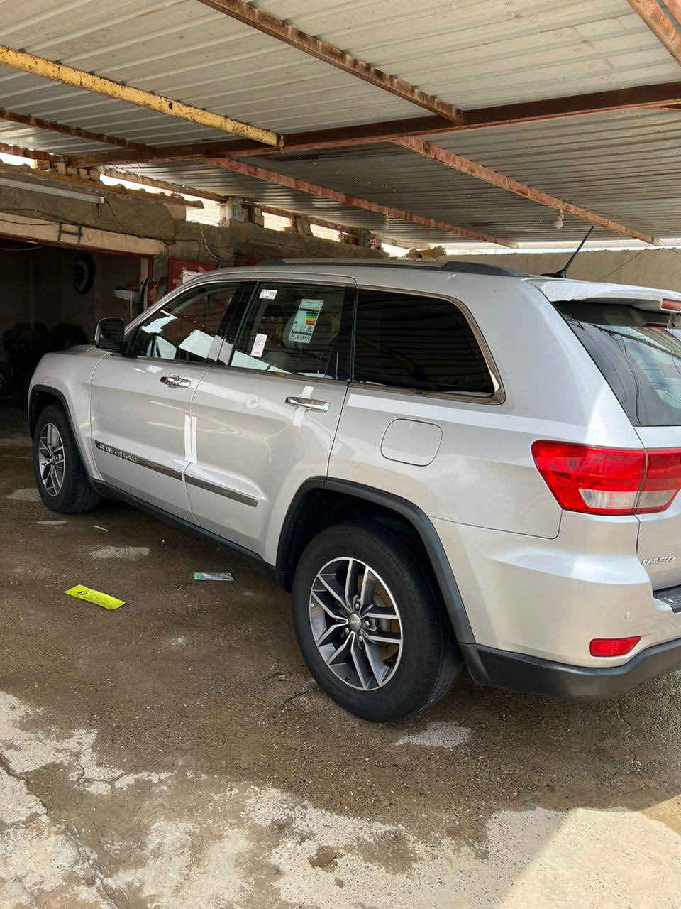 السلام عليكم للبيع او مراوس بكامري موديل ٢١ وفوگ
جيب موديل 2011 أمريكي 
رقم بغداد مميز شرط التحويل 
ضرر جاملغ وبونيد بدون دواخل 
محرك 3600 شرط 
كير شرط 
صدر بي تعب 
سياره حيل حلوه وستخدام شخصي 
السعر ١٧٠ وبيه مجال 
وهاذه رقمي ***********
