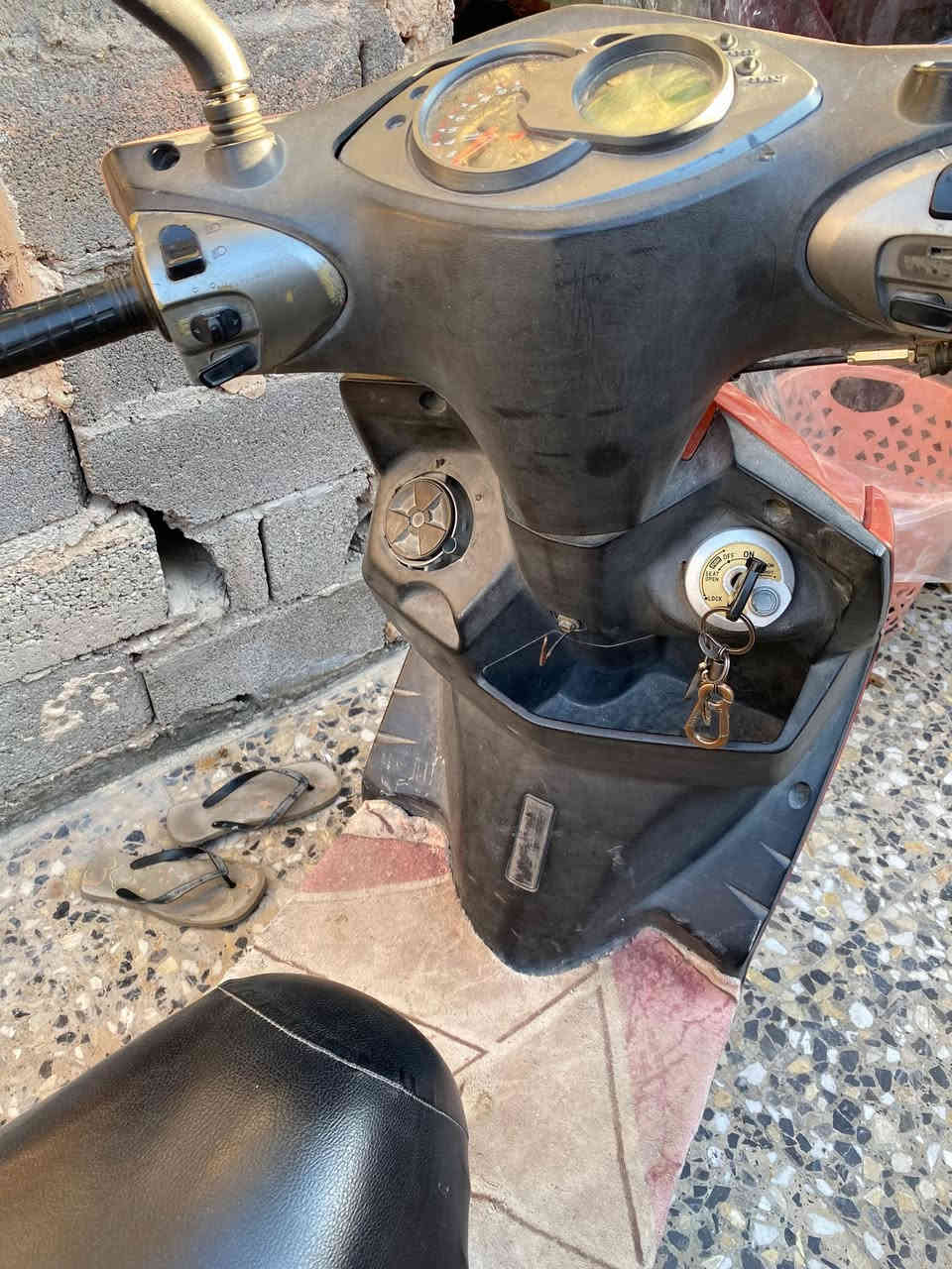 السعر 650 وبيها مجال بصيط للشراي الموقع بغداد العبيدي 

مكلف بل نشر رقم صاحب الدراجه ‏‪0777 063 6142‬‏
