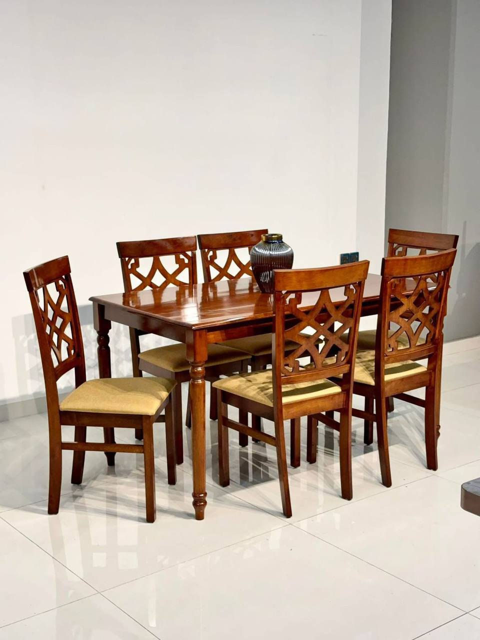 ميز طعام خشب زان صبغ حراري 
4 كراسي (120*70)  
6 كراسي (140*80) 
يمكنكم التواصل معنا عبر صفحتنا الرئيسيه 

يتوفر توصيل كافة محافظات العراق 🚛🚛🚛


**إذا كنت صاحب هذا الإعلان وتريد حذفه لأي سبب، رجاءا أرسل رسالة إلى الدعم الفني**