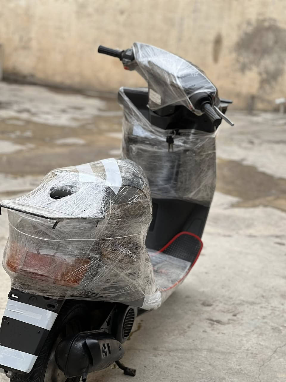 سلام عليكم ماطور يماها للبيع ماطور كلشي شغال سلف هندر إشارات لايتات  محرك بلاد مامفتوح كابريتر بلاد كفرات بلاد كله ع بلاد ماشاءالله ماطور احلى من الصوره سعره 375وبي مجال حگ الجيه رقم موبايل *********** رجا المو شراي لايكسر ولا يخابر
