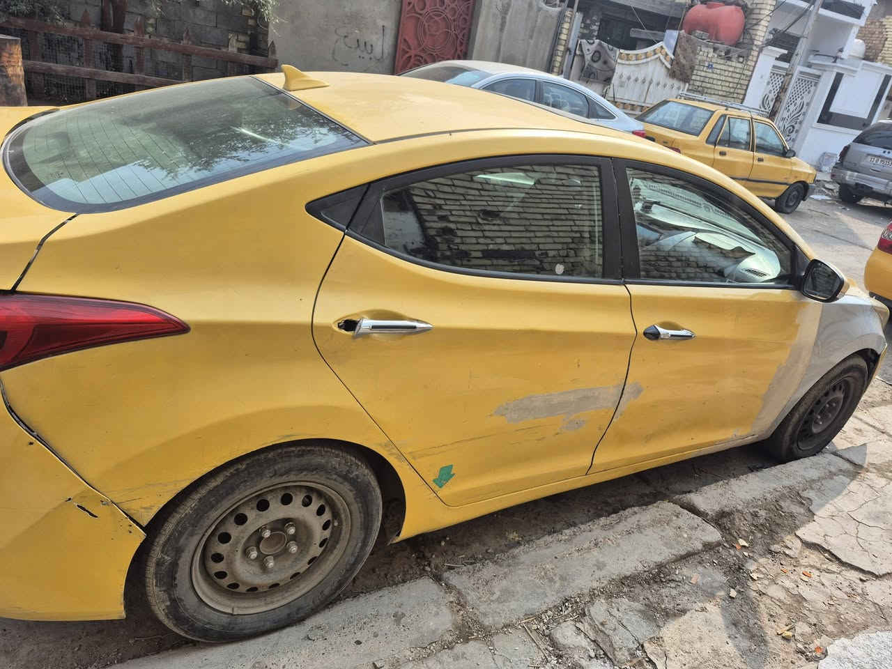 السلام عليكم 
النترا للبيع موديل 2012 فول عدا البصمة بسمي السعر 80 وبيهة مجال للتفاصيل اتصل على الرقم ***********
