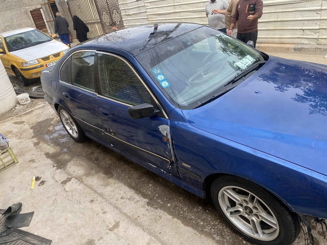 سلام عليكم  صقر البيع موديل 1996 ابيع علا هاي الوضعيه عارضه 57 وبيه مجال العنوان بغداد الامين الثانيه ***********
