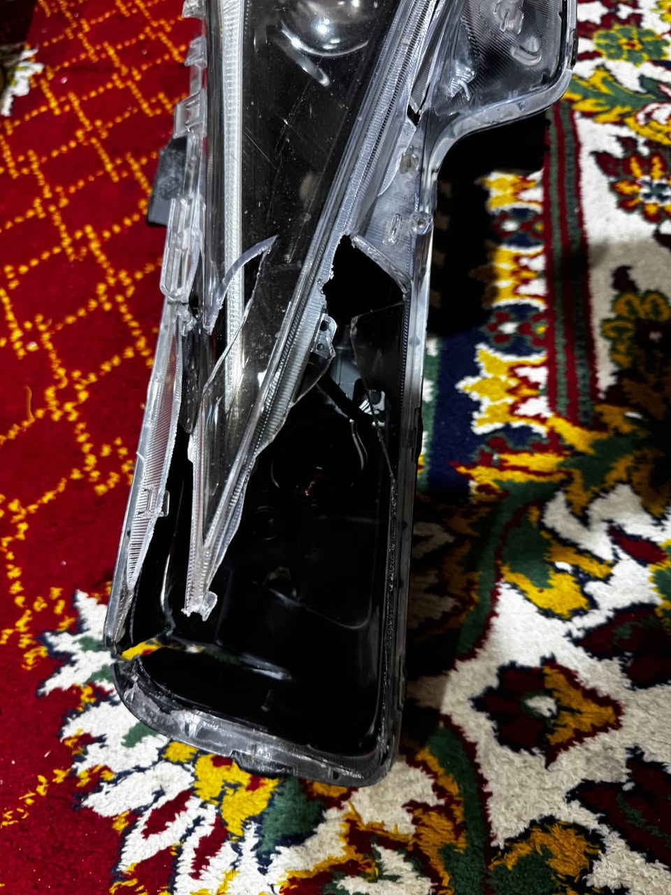 لايتات الانترا الايمن بحالة جيدة وشغال والايسر مكسور بس يصلح اثنينهاً امريكي اصلي بغداد, العراق


**إذا كنت صاحب هذا الإعلان وتريد حذفه لأي سبب، رجاءا أرسل رسالة إلى الدعم الفني**