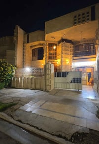 حي الجامعة • ٢٤٠م • واجهتين