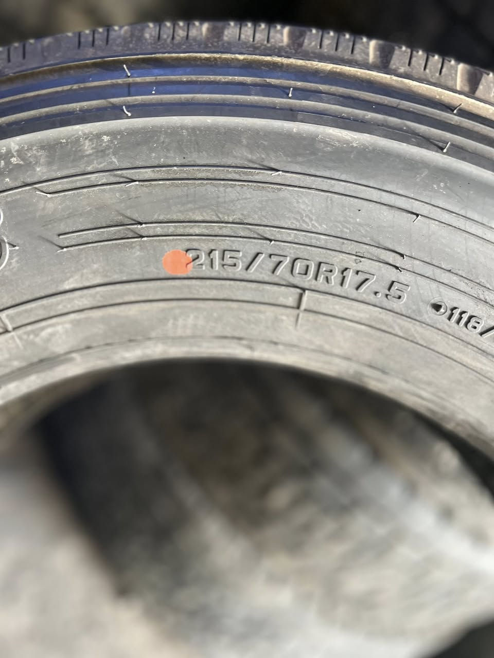 السلام عليكم وصل تايرات جديد ياباني اصلي كوستر ناصي قياس 215/70/17.5 متوفر جمله مفرد يوجد توصيل لجميع المحافظات  سعر بلاش (235) الف زوج 🔥
***********
