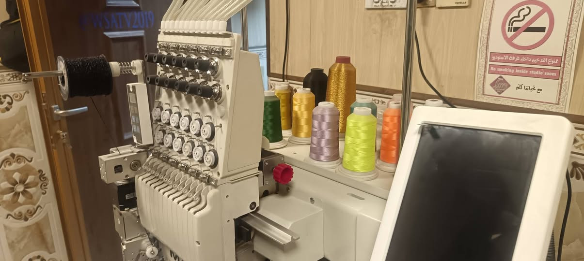 ماكنة تطريز ماكس جديدة غير مستخدمة للبيع
وذلك لظروف تعرضت لها لم استخدمها 
مع كافة ملحقاتها
للتواصل واتساي *********** بغداد, العراق
