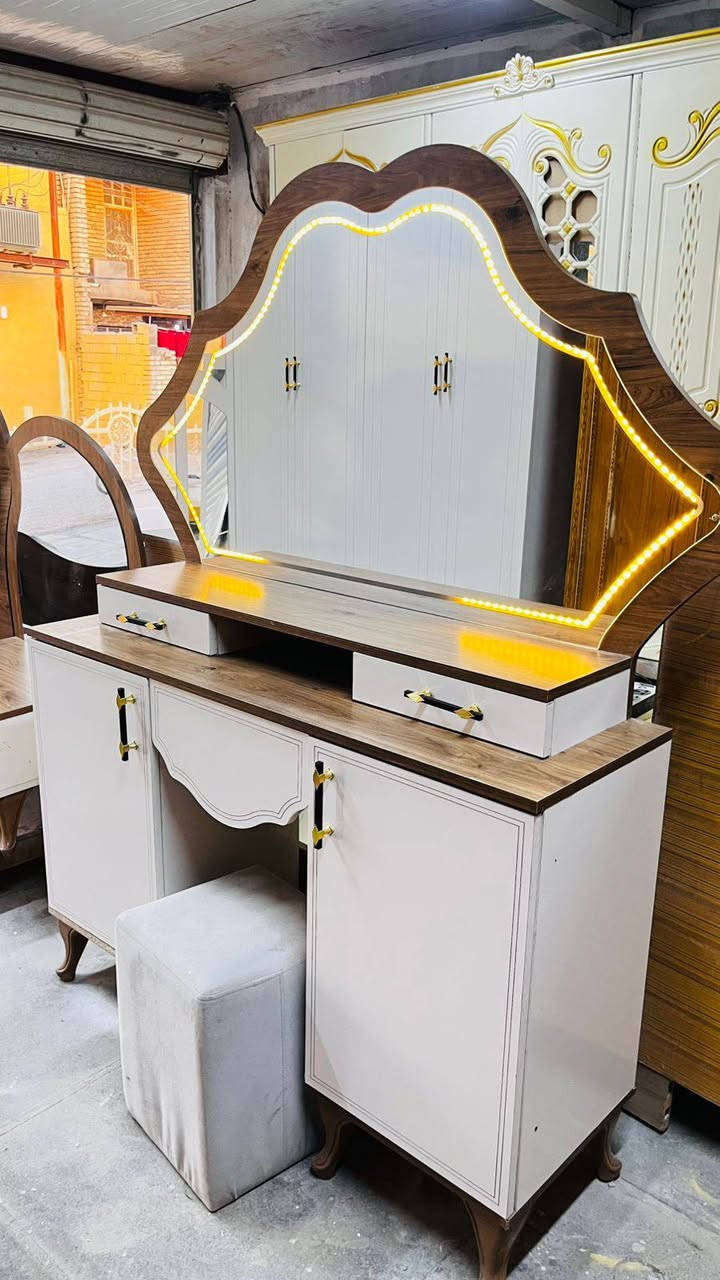 غرفه تركي كانتري 10قطع مستخدم درجه اولى برغي وچوي حديد وجك سرير مخزن ورجلين ارتفاع عن الكاع الكنتور وكل ملحقات الغرفه بسعر 900 الف مع الشد والنقل داخل بغداد للاستفسار اكثر ***********
