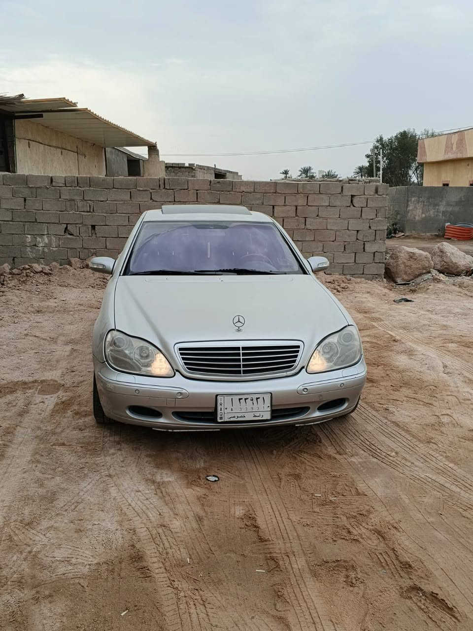 السلام عليكم من رخصه الادمن مارسيدس غواصه 2002 للبيع فقط مواصفات غني عن تعريف 550 اس راعيها موجود سنويه 2027 السعر 115 العنوان البصره ابو الخصيب حمدان مامتواجد علفيس انه مكلف بنشر الاستفسار رقم الهاتف ***********
