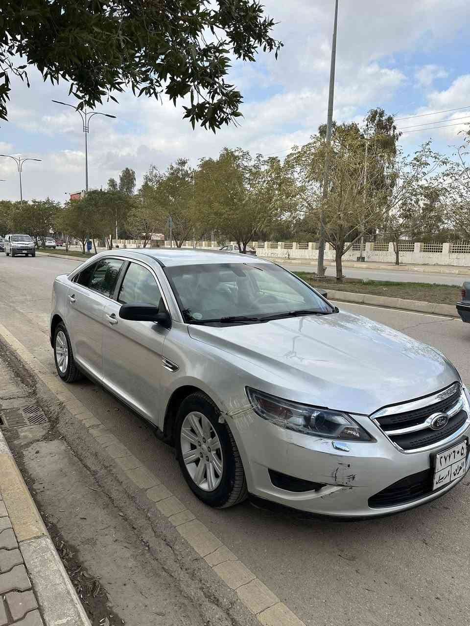 فورد توريس 2010 وارد امريكي سته سلندر كير محرك جديد تخم تايرات جديد كشنات جلد تحكم ستير مانع انزلاق سيارة جاهزه  ضربتها جامرلغ الخلفي صفحه السايق مع السونار وشرط التحويل  سنويه ورقم لحد 2024 مع الغرامات السعر 98 وبيها مجال العنوان جلولاء _ديالى ***********
